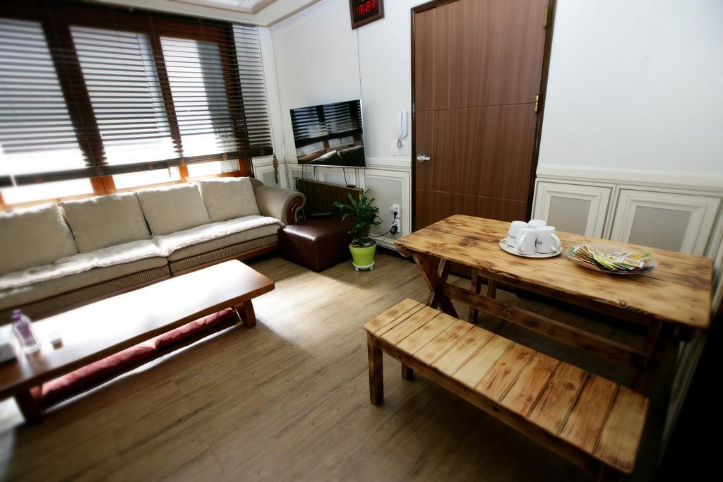Green Guesthouse Gwangju Metropolitan City Room photo